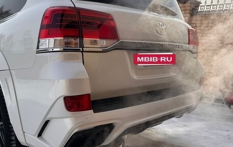 Toyota Land Cruiser 200, 2018 год, 7 950 000 рублей, 16 фотография