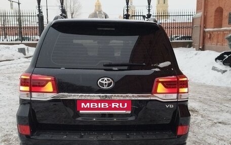 Toyota Land Cruiser 200, 2021 год, 7 970 000 рублей, 5 фотография