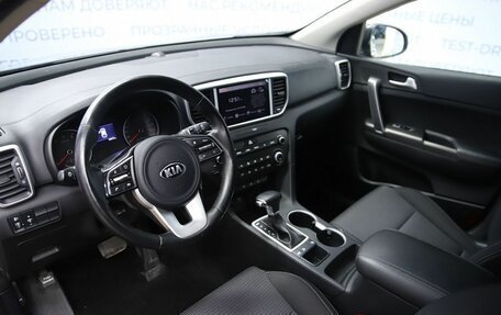 KIA Sportage IV рестайлинг, 2022 год, 2 590 000 рублей, 10 фотография