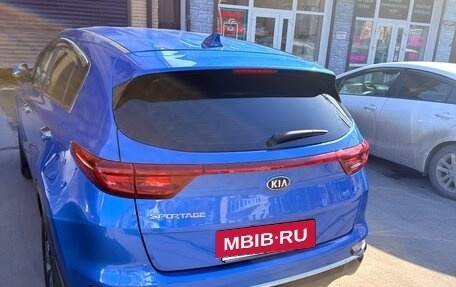 KIA Sportage IV рестайлинг, 2019 год, 2 100 000 рублей, 4 фотография