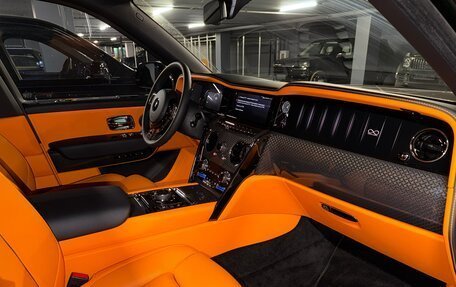 Rolls-Royce Cullinan, 2025 год, 65 000 000 рублей, 10 фотография