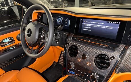 Rolls-Royce Cullinan, 2025 год, 65 000 000 рублей, 9 фотография