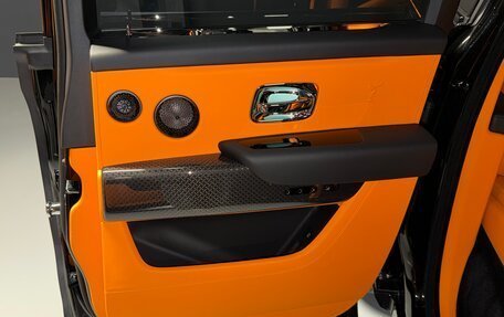 Rolls-Royce Cullinan, 2025 год, 65 000 000 рублей, 17 фотография