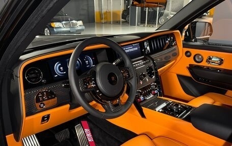 Rolls-Royce Cullinan, 2025 год, 65 000 000 рублей, 8 фотография