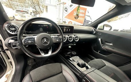 Mercedes-Benz CLA, 2019 год, 3 800 000 рублей, 4 фотография