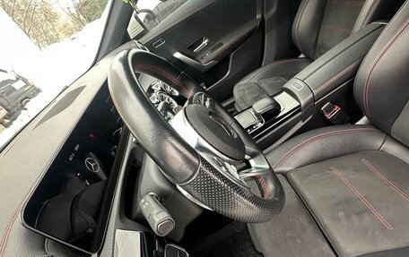 Mercedes-Benz CLA, 2019 год, 3 800 000 рублей, 9 фотография