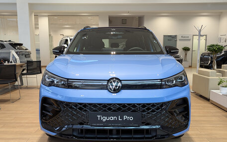 Volkswagen Tiguan, 2025 год, 5 390 000 рублей, 2 фотография