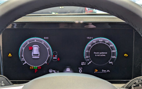 Volkswagen Tiguan, 2025 год, 5 390 000 рублей, 21 фотография