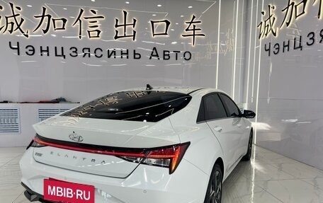 Hyundai Elantra, 2022 год, 1 750 000 рублей, 3 фотография