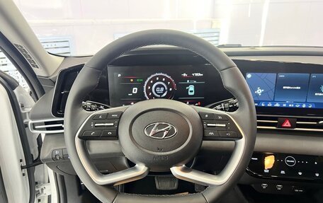 Hyundai Elantra, 2022 год, 1 750 000 рублей, 11 фотография