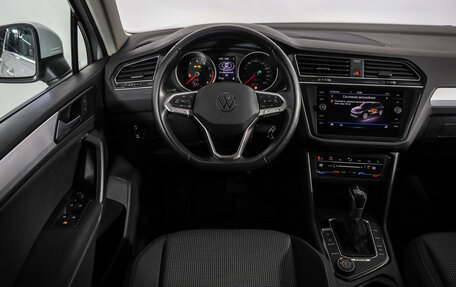 Volkswagen Tiguan II, 2021 год, 3 449 000 рублей, 11 фотография