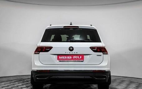 Volkswagen Tiguan II, 2021 год, 3 449 000 рублей, 6 фотография