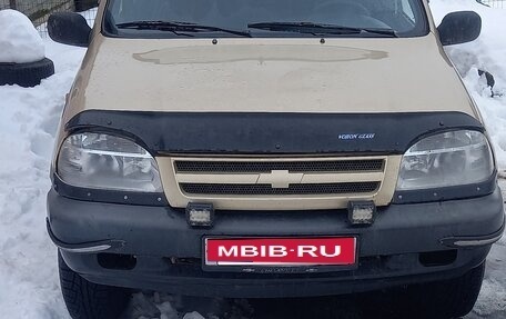 Chevrolet Niva I рестайлинг, 2004 год, 240 000 рублей, 1 фотография