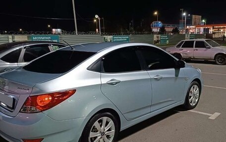 Hyundai Solaris II рестайлинг, 2011 год, 850 000 рублей, 3 фотография