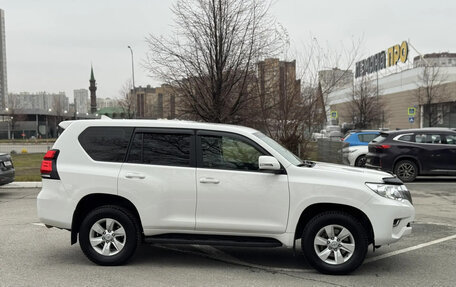 Toyota Land Cruiser Prado 150 рестайлинг 2, 2018 год, 5 100 000 рублей, 3 фотография