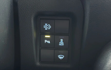 Toyota Land Cruiser Prado 150 рестайлинг 2, 2018 год, 5 100 000 рублей, 13 фотография