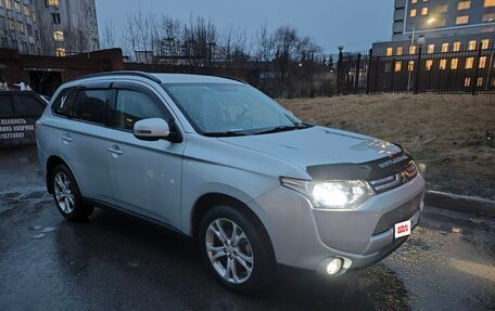 Mitsubishi Outlander III рестайлинг 3, 2013 год, 1 370 000 рублей, 16 фотография