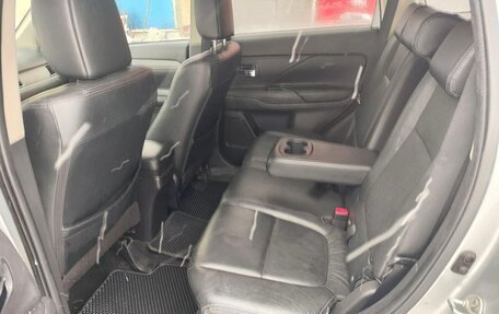 Mitsubishi Outlander III рестайлинг 3, 2013 год, 1 370 000 рублей, 11 фотография