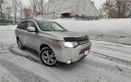 Mitsubishi Outlander III рестайлинг 3, 2013 год, 1 370 000 рублей, 25 фотография