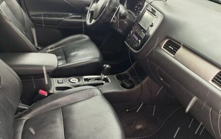 Mitsubishi Outlander III рестайлинг 3, 2013 год, 1 370 000 рублей, 24 фотография