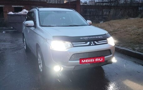 Mitsubishi Outlander III рестайлинг 3, 2013 год, 1 370 000 рублей, 20 фотография
