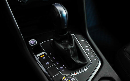 Volkswagen Tiguan II, 2019 год, 2 989 000 рублей, 18 фотография