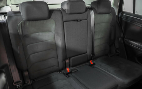 Volkswagen Tiguan II, 2019 год, 2 989 000 рублей, 26 фотография