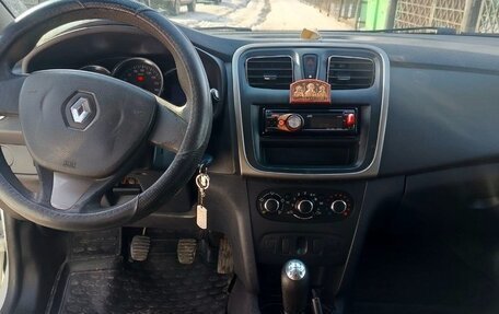 Renault Logan II, 2015 год, 700 000 рублей, 5 фотография