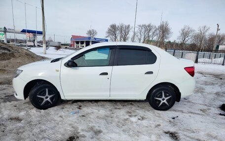 Renault Logan II, 2015 год, 700 000 рублей, 3 фотография