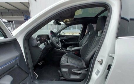 Volkswagen Tiguan, 2024 год, 4 750 000 рублей, 6 фотография