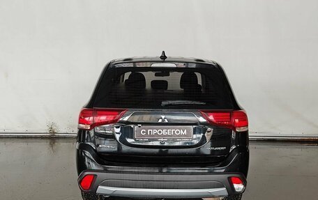 Mitsubishi Outlander III рестайлинг 3, 2018 год, 1 690 000 рублей, 6 фотография