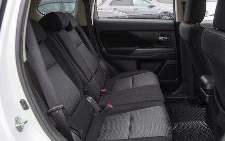 Mitsubishi Outlander III рестайлинг 3, 2018 год, 1 939 000 рублей, 7 фотография