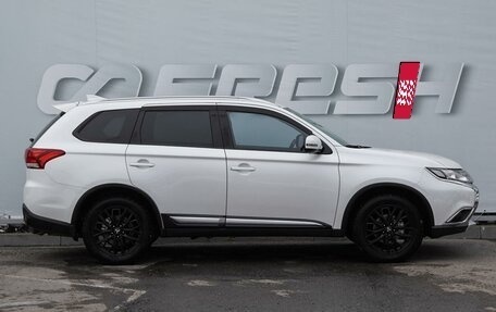 Mitsubishi Outlander III рестайлинг 3, 2018 год, 1 939 000 рублей, 5 фотография