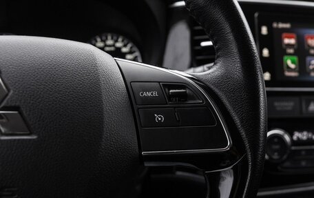 Mitsubishi Outlander III рестайлинг 3, 2018 год, 1 939 000 рублей, 20 фотография