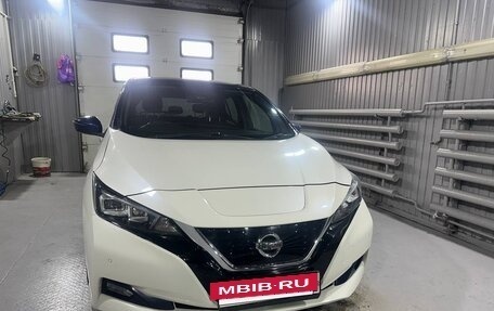 Nissan Leaf II, 2018 год, 1 450 000 рублей, 7 фотография