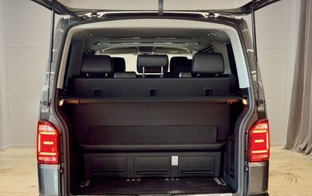 Volkswagen Multivan T6 рестайлинг, 2018 год, 3 990 000 рублей, 5 фотография