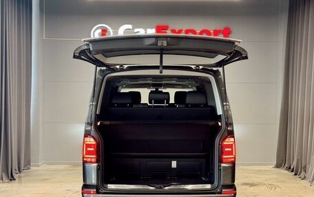 Volkswagen Multivan T6 рестайлинг, 2018 год, 3 990 000 рублей, 4 фотография