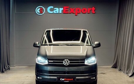 Volkswagen Multivan T6 рестайлинг, 2018 год, 3 990 000 рублей, 8 фотография