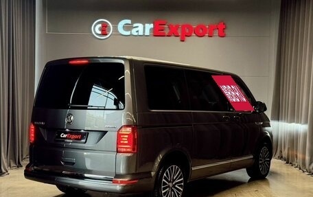 Volkswagen Multivan T6 рестайлинг, 2018 год, 3 990 000 рублей, 6 фотография