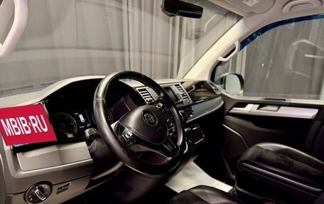 Volkswagen Multivan T6 рестайлинг, 2018 год, 3 990 000 рублей, 10 фотография