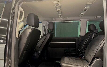 Volkswagen Multivan T6 рестайлинг, 2018 год, 3 990 000 рублей, 20 фотография