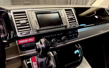 Volkswagen Multivan T6 рестайлинг, 2018 год, 3 990 000 рублей, 16 фотография