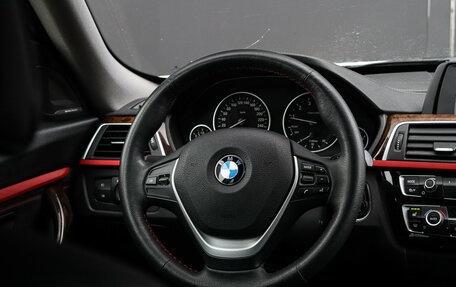 BMW 3 серия, 2018 год, 2 660 000 рублей, 14 фотография