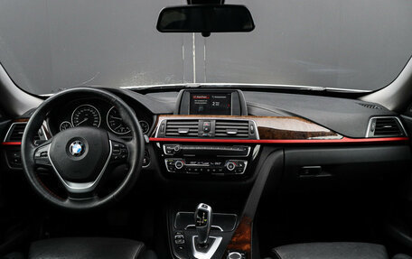 BMW 3 серия, 2018 год, 2 660 000 рублей, 12 фотография