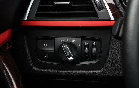 BMW 3 серия, 2018 год, 2 660 000 рублей, 28 фотография