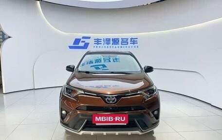 Toyota RAV4, 2019 год, 1 793 000 рублей, 3 фотография