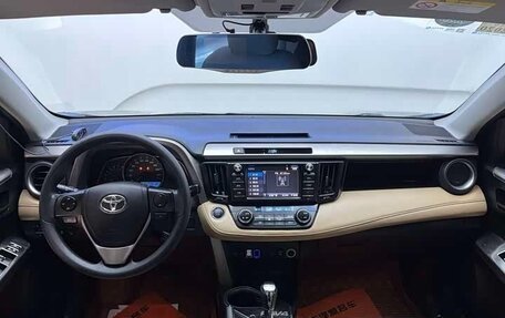 Toyota RAV4, 2019 год, 1 793 000 рублей, 11 фотография