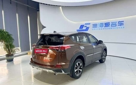 Toyota RAV4, 2019 год, 1 793 000 рублей, 6 фотография