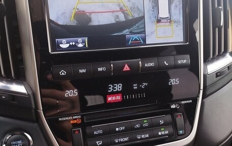 Toyota Land Cruiser 200, 2019 год, 8 700 000 рублей, 6 фотография