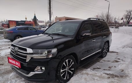Toyota Land Cruiser 200, 2019 год, 8 700 000 рублей, 3 фотография